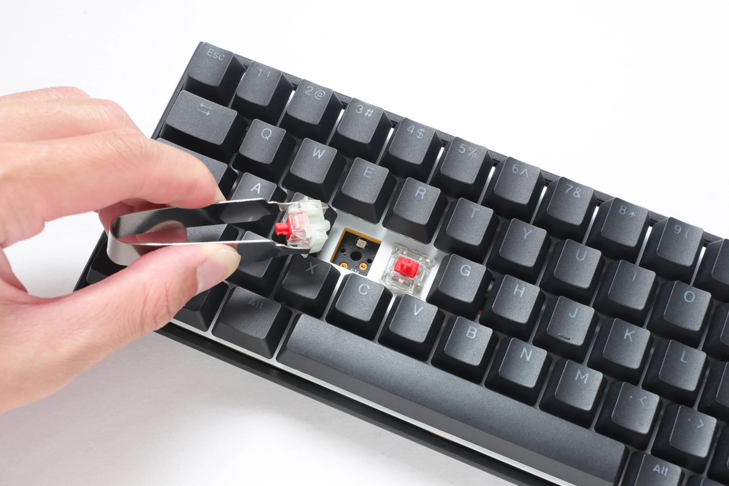 Ducky Mecha SF Pro Black Aluminum 65% Hotswap RGB Double Shot PBT Mechanical Keyboard - Image 3