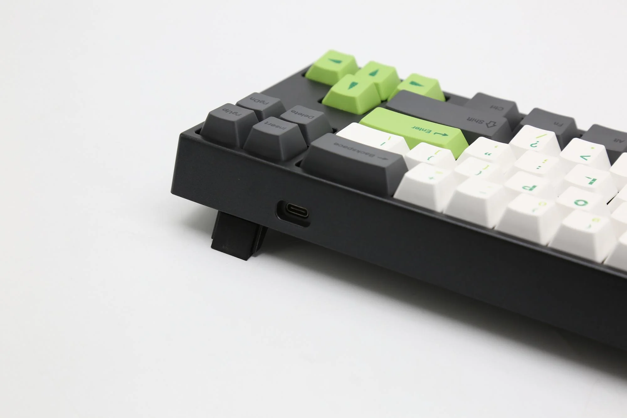 Ducky x Varmilo MIYA Pro Panda White LED 65% Dye Sub PBT Mechanical Keyboard - Image 9