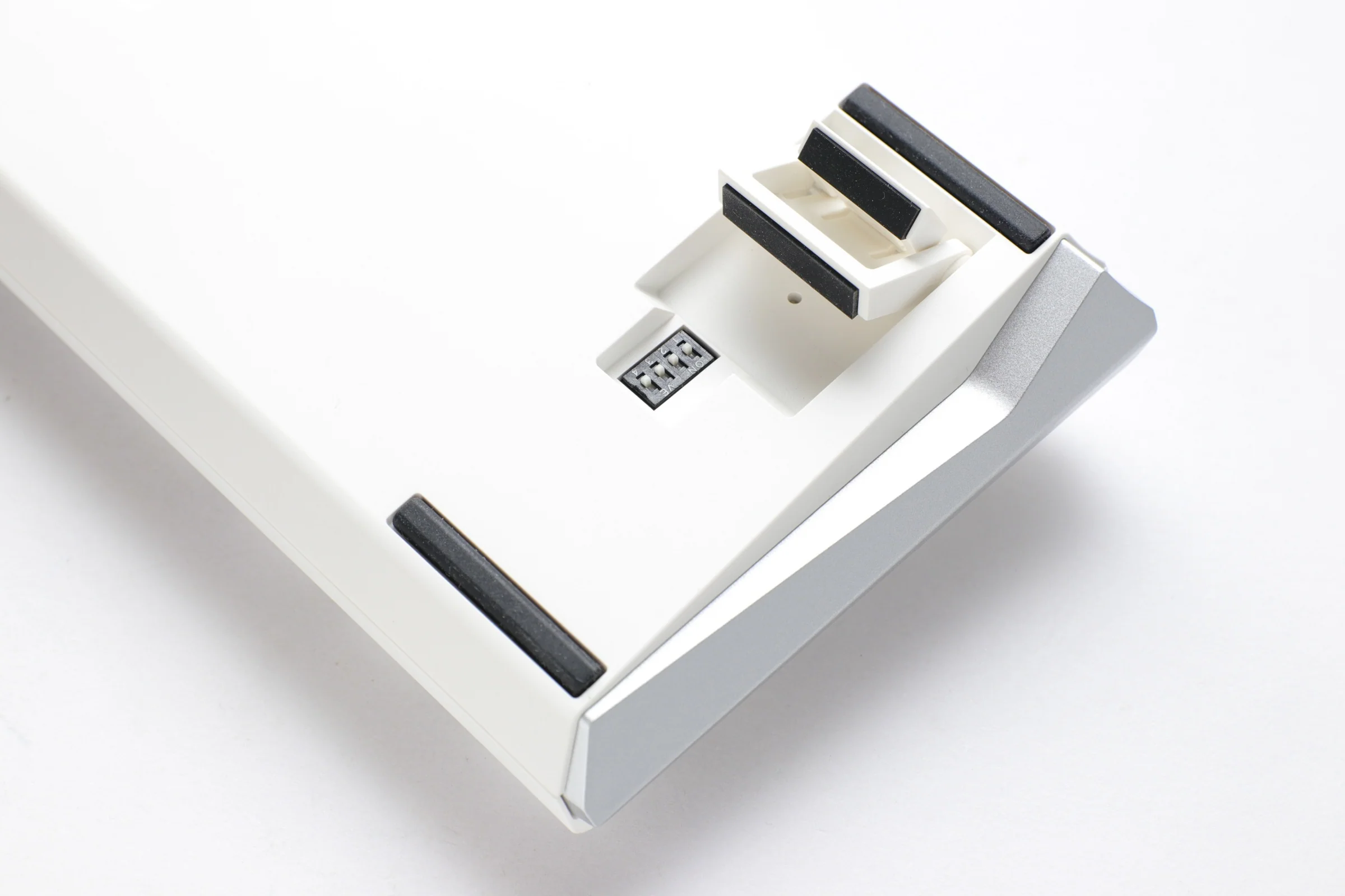 Ducky One 3 SF Pure White 65% Hotswap RGB Mechanical Keyboard w/ Quack Mechanics - Image 5