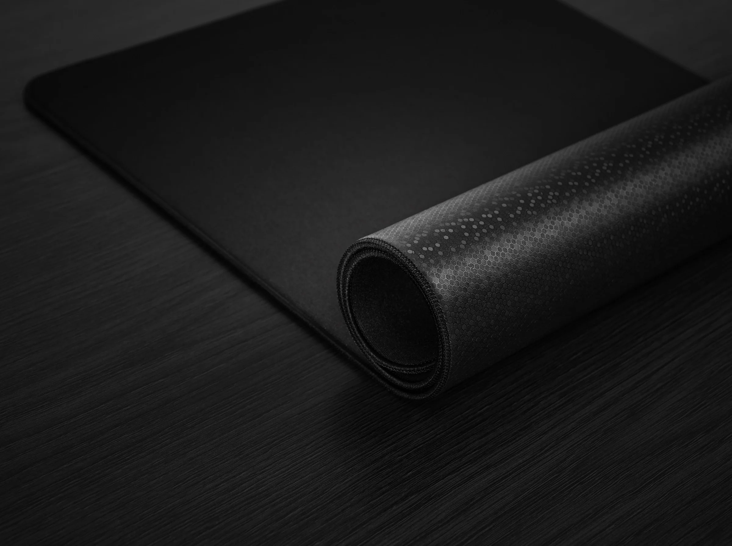 Leopold Premium Black Alpha-Cell Desk Mat - Image 8