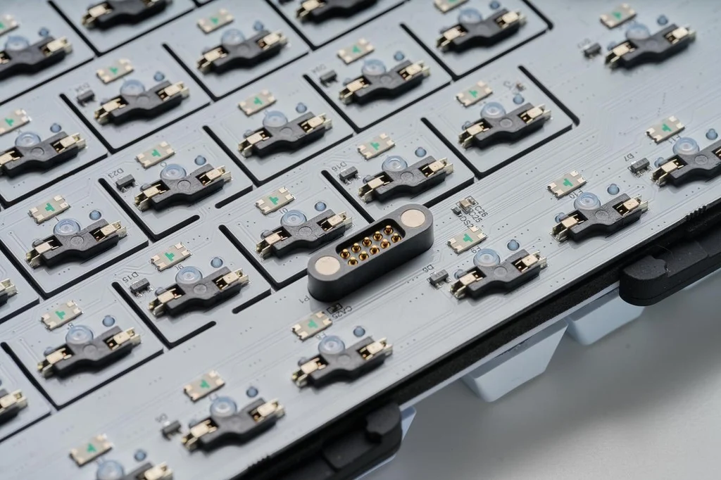 Ticktype DP104 8K Aluminum Wireless RGB Keyboard - Image 6