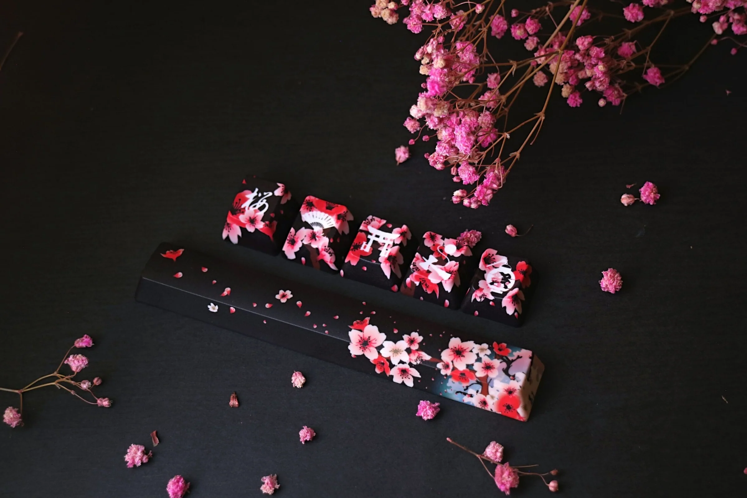 Traitors Sakura Kuro 6 Key OEM Profile Dye Sub Keycap Set - Image 8