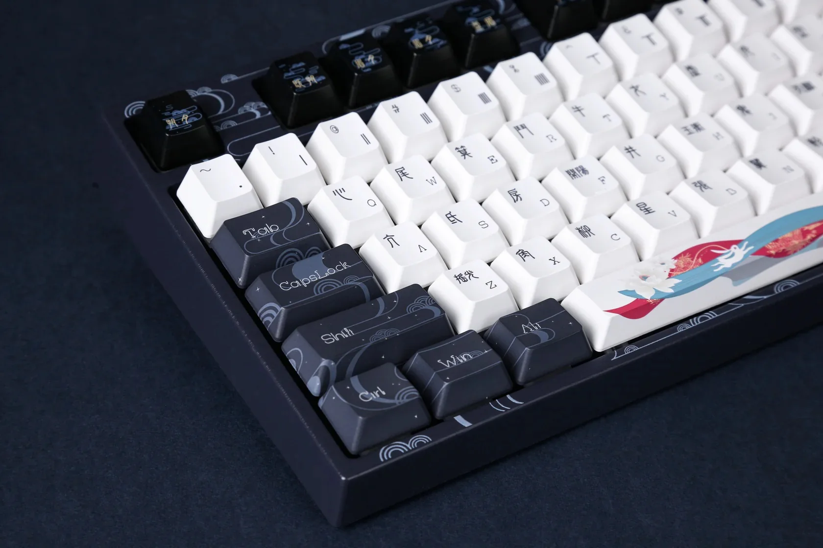 Varmilo APT108 Chang'e Hotswap Wireless RGB Keyboard - Image 6