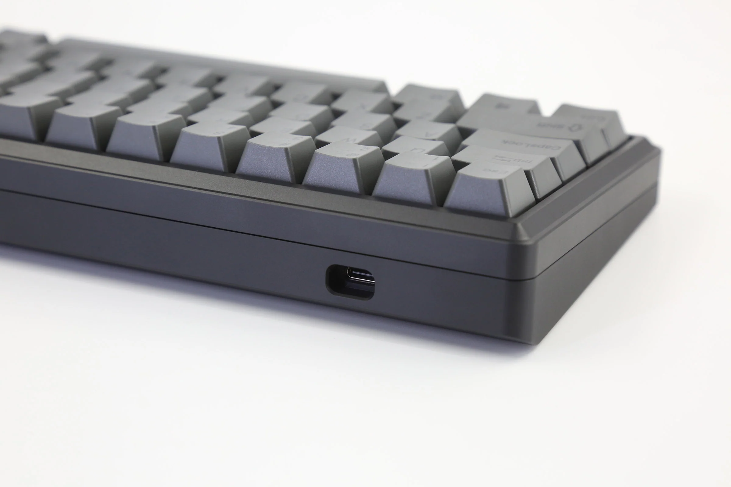 Varmilo Sword68 Classic Black Aluminum 65% Hotswap Bluetooth RGB Mechanical Keyboard - Image 8
